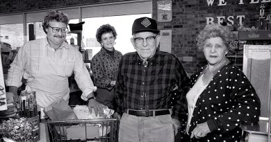 Robert & Velma Spearman at Carr family grocery in Mt. Vernon