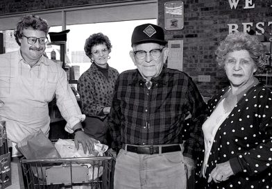 Robert & Velma Spearman at Carr family grocery in Mt. Vernon