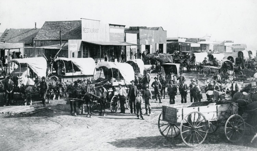 Photograph of a busy street, Arapaho, Oklahoma Territory