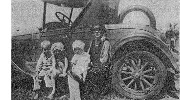 James, Pauline, Loyd, Bernies Randi Anderson 1926