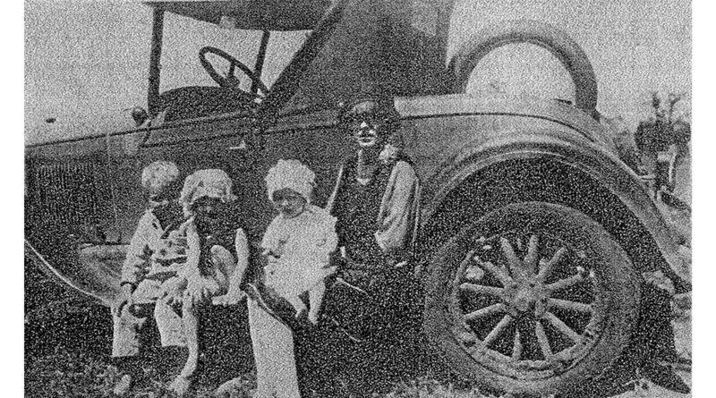 James, Pauline, Loyd, Bernies Randi Anderson 1926